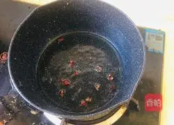 Illustration of how to make pickled cabbage dumplings 4