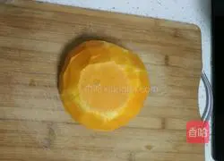 Illustration of how to make pumpkin rose rolls 1