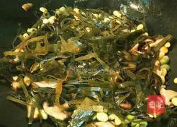 Illustration of how to make kelp, mushroom and bean soup 3