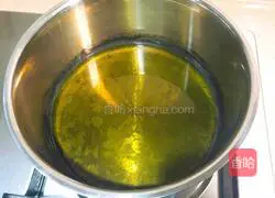 Sichuan - Illustration of how to make shredded pepper and chicken 10