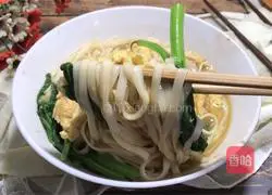 Illustration of how to make chrysanthemum egg noodle soup 9