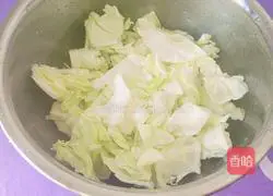 Illustration of how to make simple vegetarian soup 9