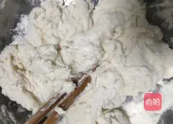 Illustration of how to make a large bowl of wide noodles 1