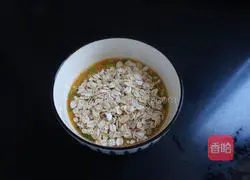 Illustration of how to make oatmeal and egg braised pancakes 6