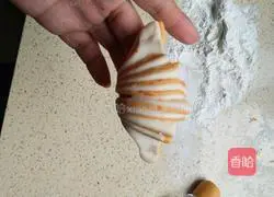 Illustration of how to make two-color steamed buns 12