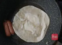 Illustration of how to make egg hand cakes 1