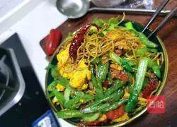 Illustration of how to make fried noodles with eggs 4