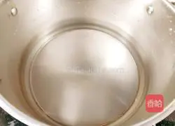 Illustration of how to make quail egg soup 8