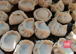 Illustration of how to make leek dumplings 10