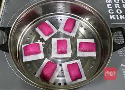 Illustration of how to make dragon fruit steamed buns 10
