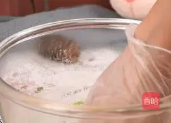 Teach you step by step how to make jade cabbage dumplings that are sold out as soon as they are served.Illustration 2