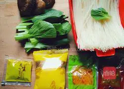 Illustration of how to make snail noodles and noodles 1