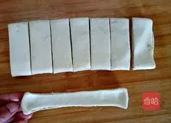 Illustration of how to make fried rolls 12