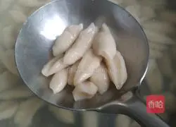 Illustration of how to make scissor noodles 7