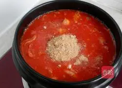 Illustration of how to make spicy cabbage and tofu soup 5