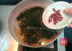 Sesame leaf, wolfberry tofu soup Illustration of how to do it 9