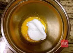 Illustration of how to make crispy egg-flavored biscuits 7