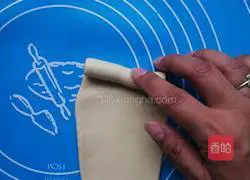 Illustration of how to make chive cheese buns 6