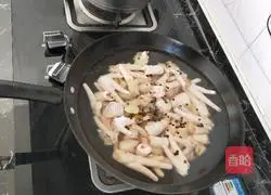 Illustration of how to make chicken feet with pickled peppers 2