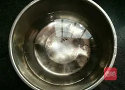 Illustration of how to make QQ noodles with chili sauce 6