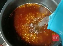 Illustration of how to make pearl milk tea 3