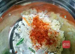 Illustration of how to make Sprite noodles 3