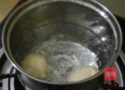 Illustration of how to make egg salad 1