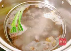 Illustration of Tomato and Corn Pork Ribs Soup 6