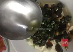 Illustration of how to make Su-style preserved onions and eggs mixed with tofu 6