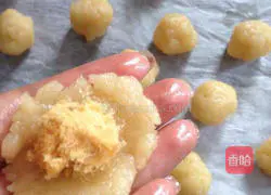 Illustration of how to make meat floss biscuits 5