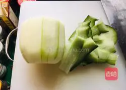 Winter melon and crucian carp soup recipe 4