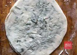 Illustration of how to make multi-layered scallion pancakes 6