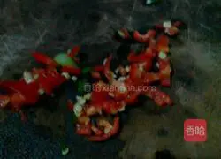 Illustration of making scallion oil noodles 6