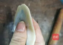 Illustration of how to make dumpling skin scallion pancakes (quick breakfast) 10