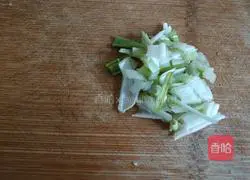 Illustration of how to make tomato shredded pork and wild rice soup 4