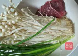 Enoki Mushroom Shredded Pork Soup Recipe Illustration 1