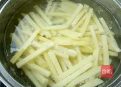 Illustration of making homemade French fries 5