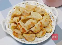 Illustration of how to make pork and corn dumplings 13