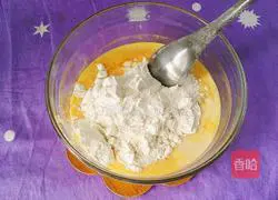 Illustration of how to make orange milk pancakes (little bear head shape) 8