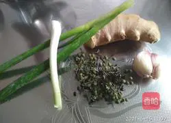 Illustration of how to make pork belly stewed with kidney beans 3