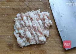 Illustration of how to make minced meat and egg soup 1