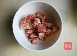 Illustration of how to make wolfberry, yam and sheep brain soup 3