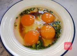 Illustration of how to make ham sausage and steamed eggs 5