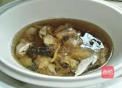 Illustration of how to make Dendrobium Ganoderma Stewed Chicken Soup 6