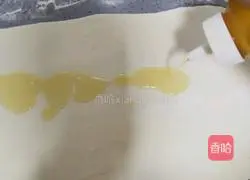 Illustration of how to make black sesame rolls 10