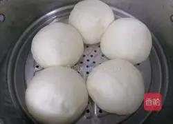 Illustration of how to make round steamed buns 2