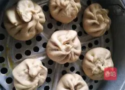 Illustration of how to make red bean paste buns 8