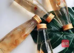 Illustration of how to supplement collagen with