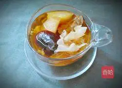 Snow pear, white fungus and red date soup recipe 9