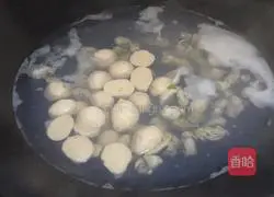 Illustration of how to make seaweed meatballs and oyster soup 4